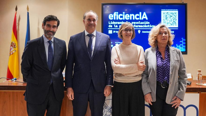 El consejero Miguel López-Valverde durante la inauguración de la jornada EficiencIA