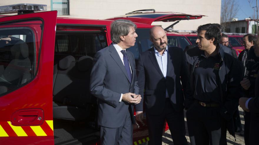 Presentación de las nuevas furgonetas tipo combi, que reducirán el consumo de combustible y las emisiones de CO2 