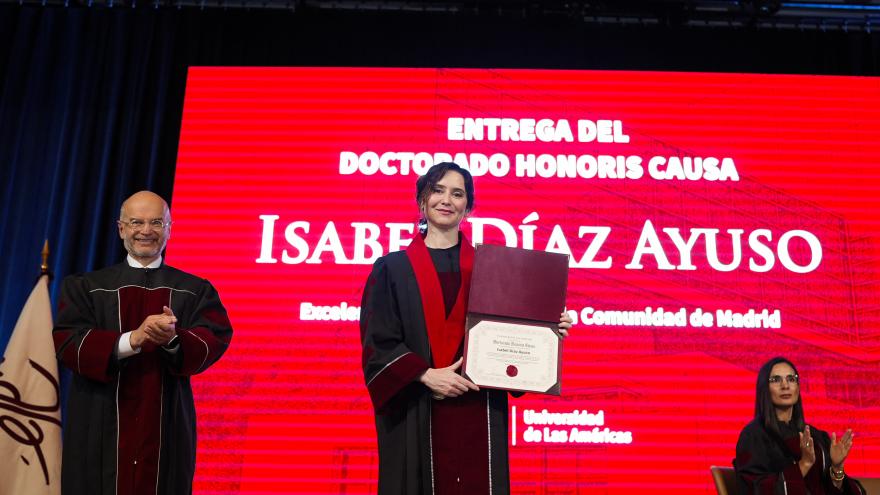 Díaz Ayuso, Doctor Honoris Causa en Quito: “Ningún sitio debería defender con más pasión la libertad y la verdad que la Universidad”