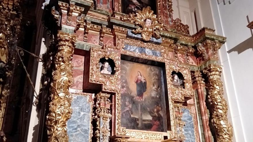 Imagen retablo dorado y policromado