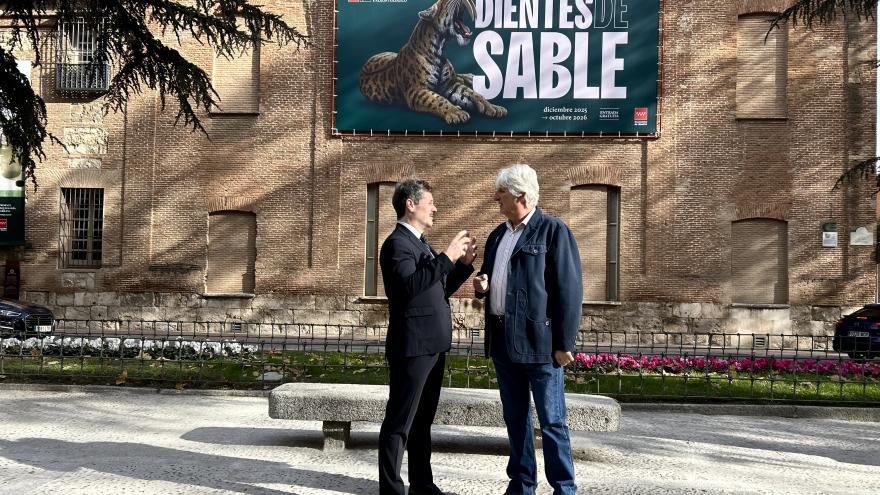 El Museo Arqueológico y Paleontológico de la Comunidad de Madrid inaugura su nueva exposición sobre los félidos Dientes de Sable El consejero de Cultura, Turismo y Deporte