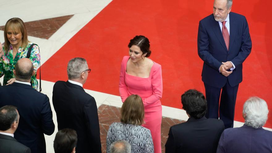  La presidenta saludando a su llegada