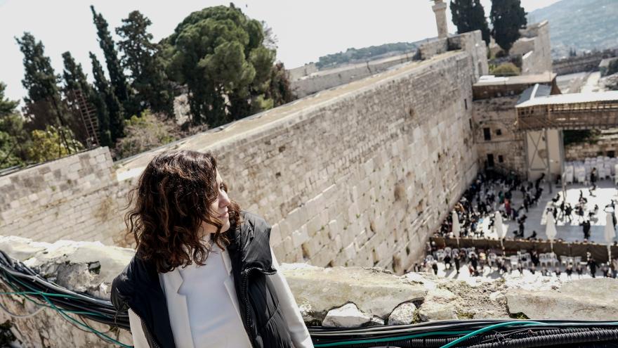 La presidenta en el muro de los lamentos