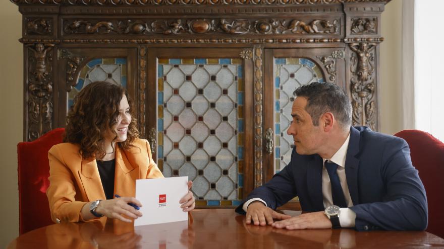 La presidenta en su visita a Griñón, donde se celebró el Consejo de Gobierno