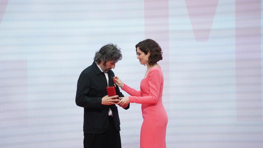 La presidenta entrega las condecoraciones