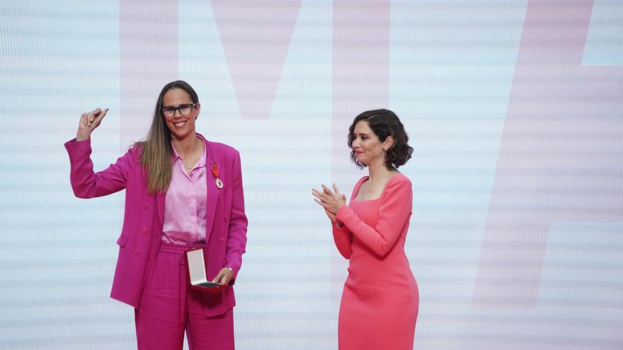 La presidenta entrega las condecoraciones