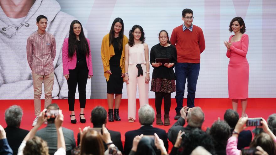 La presidenta entrega las condecoraciones