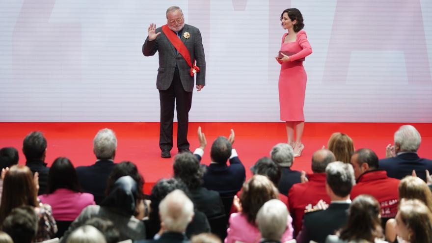 La presidenta entrega las condecoraciones