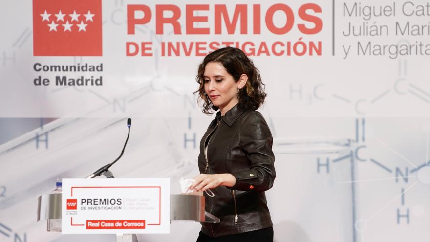 La presidenta llega al atril para iniciar su intervención