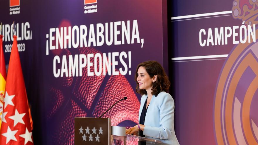 La presidenta durante el recibimiento de los jugadores 