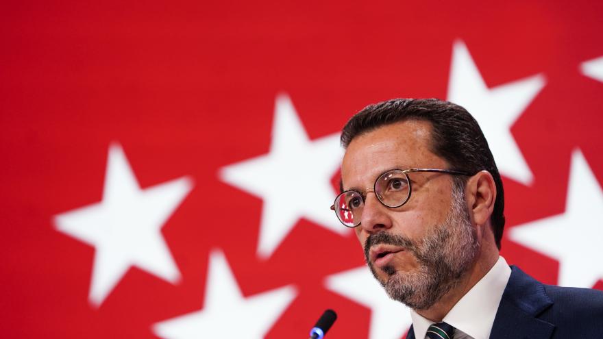 El consejero hablando durante la rueda de prensa tras el Consejo de Gobierno
