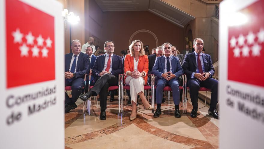 La consejera Paloma Martín y el consejero Javier Lasquetty en el acto