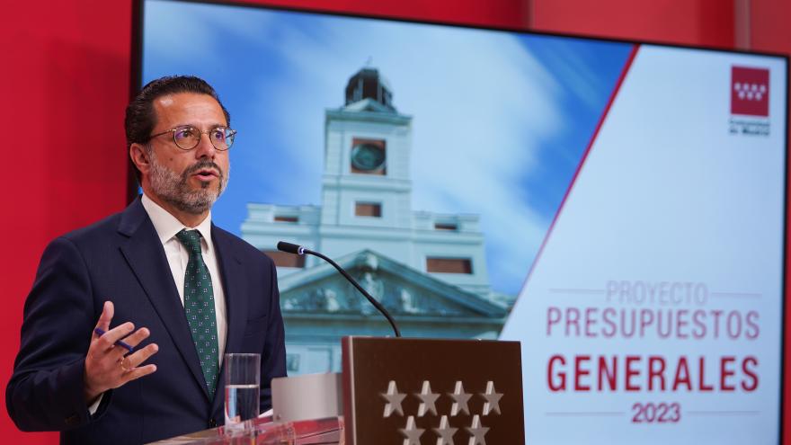 El consejero Javier Lasquetty en rueda de prensa