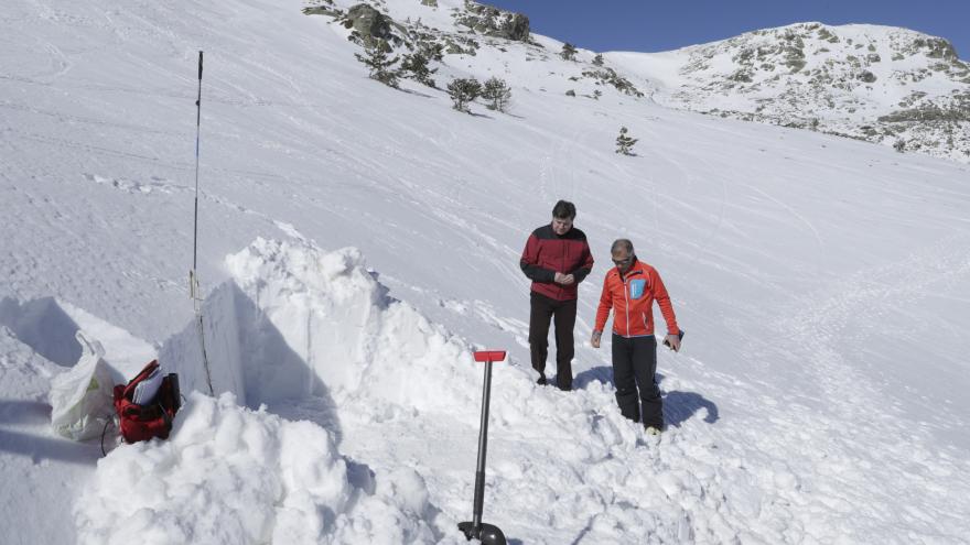 Imagen de cabecera #0 de la página de "Controlamos el riesgo de aludes en el Parque Nacional de la Sierra de Guadarrama "