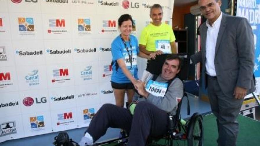 Imagen de cabecera #1 de la página de "Un total de 10.000 deportistas toman las calles de la capital en la VIII carrera "Madrid corre por Madrid""