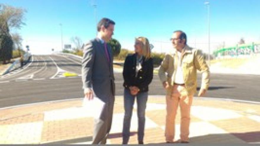 Imagen de cabecera #0 de la página de "Abierta al tráfico la nueva glorieta que regulará el trafico de entrada a Pinto"
