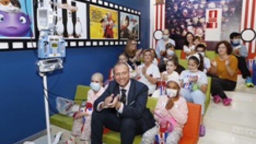 Imagen de cabecera #0 de la página de "El Hospital Gregorio Marañón abre la primera sala de cine infantil para entretener a los niños ingresados"