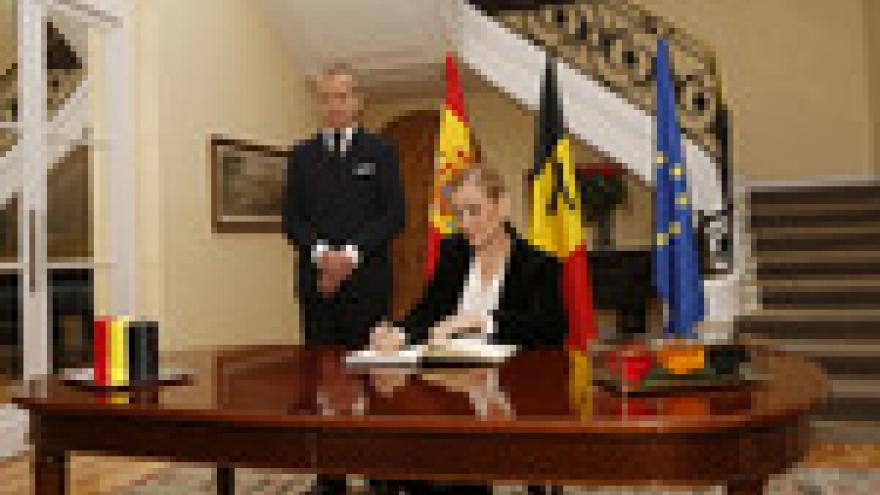 Imagen de cabecera #0 de la página de "Cifuentes presenta condolencias y transmite la solidaridad de todos los madrileños al embajador de Bélgica"