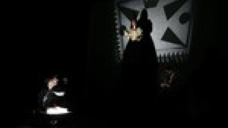 Imagen de cabecera #1 de la página de "Cifuentes presenta el festival de teatro alternativo “Surge Madrid” con 41 estrenos en toda la región"
