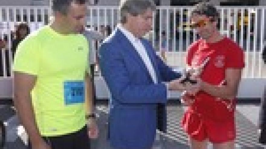 Imagen de cabecera #2 de la página de "Los bomberos de la Comunidad recuerdan a sus compañeros fallecidos con una carrera popular "