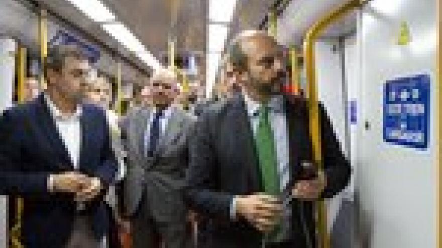 Imagen de cabecera #1 de la página de "Metro de Madrid pone en marcha un proyecto piloto para la recarga de móviles en trenes y andenes"