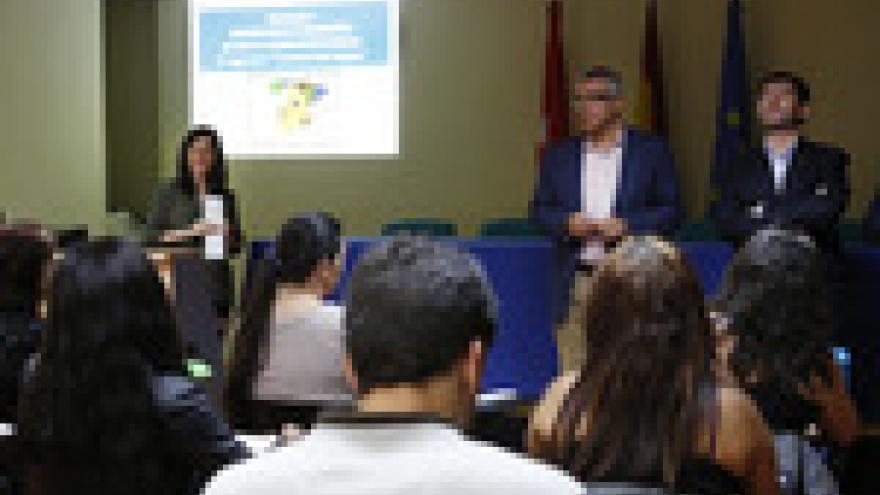 Imagen de cabecera #2 de la página de "La Comunidad de Madrid fomenta la integración socio-laboral de la población inmigrante"