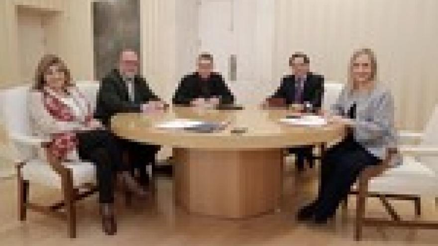 Imagen de cabecera #0 de la página de "La Comunidad mantiene su compromiso con el diálogo social y el fomento del empleo"