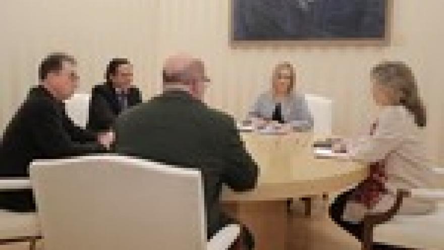 Imagen de cabecera #2 de la página de "La Comunidad mantiene su compromiso con el diálogo social y el fomento del empleo"