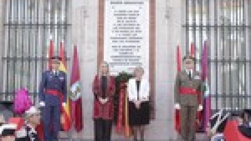 Imagen de cabecera #3 de la página de "Cifuentes, en la parada militar en homenaje a los Héroes del 2 de mayo"