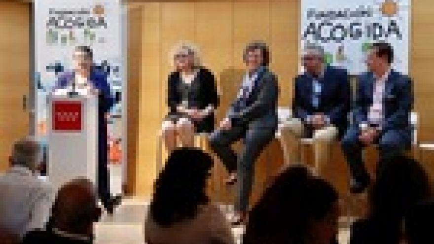 Imagen de cabecera #0 de la página de "El Gobierno regional aumenta un 63% en 2017 las ayudas destinadas a las familias de acogida "