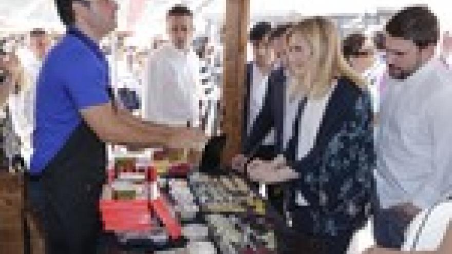 Imagen de cabecera #5 de la página de "Cifuentes anima a los madrileños a disfrutar de los alimentos made in Madrid "
