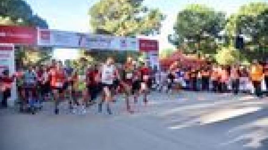 Imagen de cabecera #0 de la página de "Ruiz Escudero participa en la carrera solidaria ‘Corre por el Niño’ para proyectos de investigación "