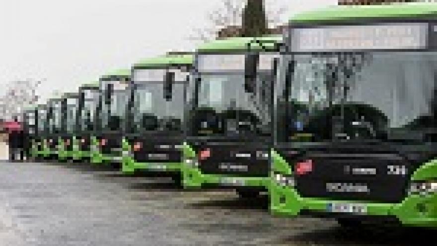 Imagen de cabecera #2 de la página de "La Comunidad mejora el transporte público en el suroeste con más autobuses y una nueva línea que conectará el PAU 4 de Móstoles con la capital"