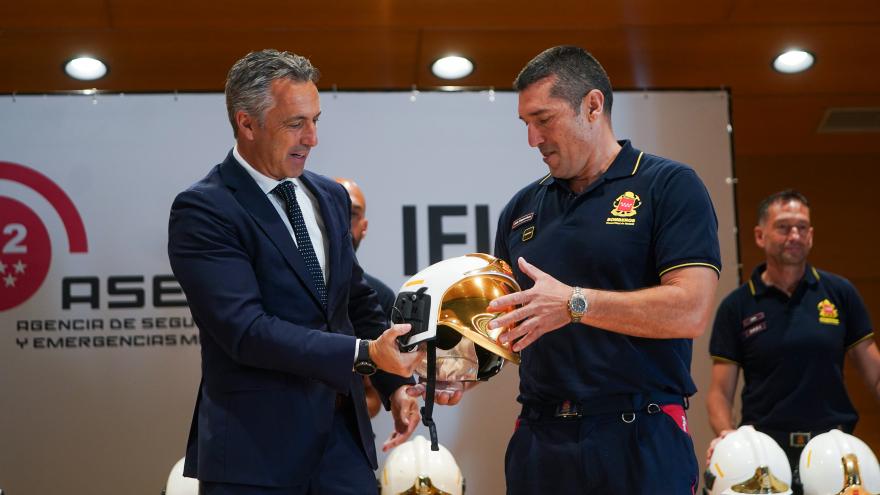 El consejero en el acto de las incorporaciones