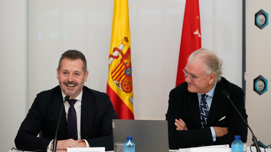 El consejero durante la reunión sobre Turismo 