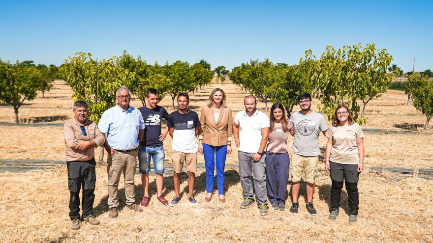 La consejera Paloma Martín con los primeros alumnos internacionales 