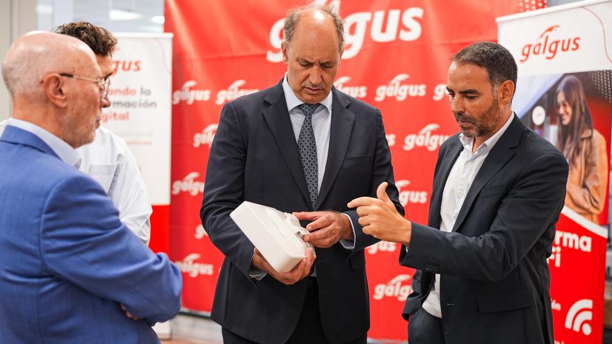 La Comunidad de Madrid aplica una innovadora tecnología para aumentar la conectividad 5G en pequeños municipios y zonas rurales El consejero López-Valverde