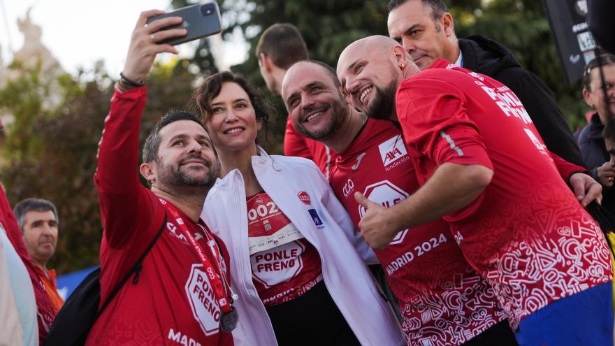 Díaz Ayuso participa en la 16ª carrera solidaria Ponle Freno: “Se pueden salvar muchas vidas si todos tomamos precauciones” La presidenta Isabel Díaz Ayuso