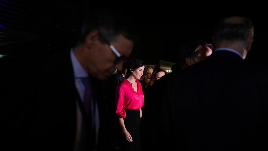 Díaz Ayuso elogia el “trabajo vocacional” y de “profunda humanidad” de la Enfermería Oncológica: “A vuestro lado todo es mucho mejor” La presidenta Isabel Díaz Ayuso