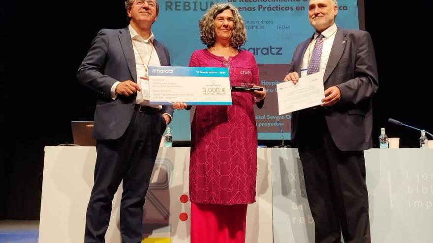 Entrega del VII Premio REBIUN a la bibliotecaria del Hospital Universitario Severo Ochoa