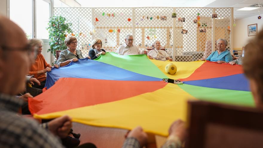 unas personas mayores en una actividad