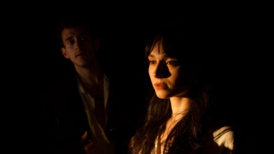 dos actores en escena de la obra LAS BIZARRÍAS
