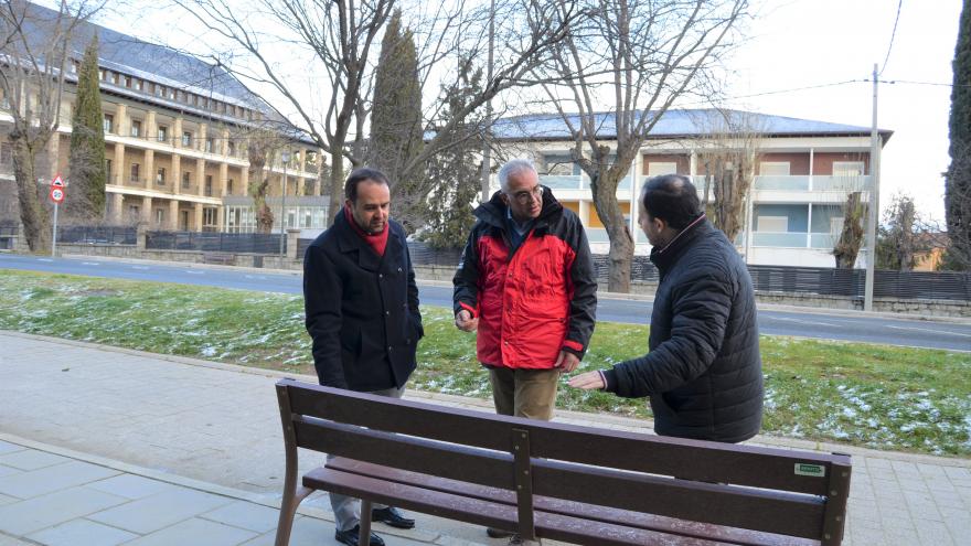 El consejero Carlos Izquierdo durante su visita 