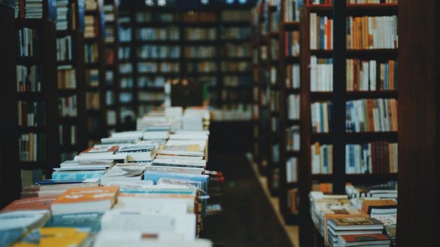 Estanterías con libros 