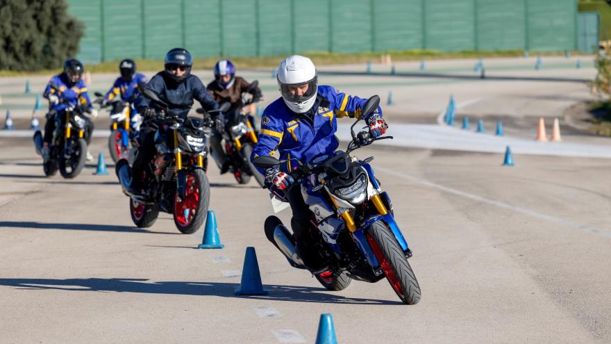 Imagen motos en circuito