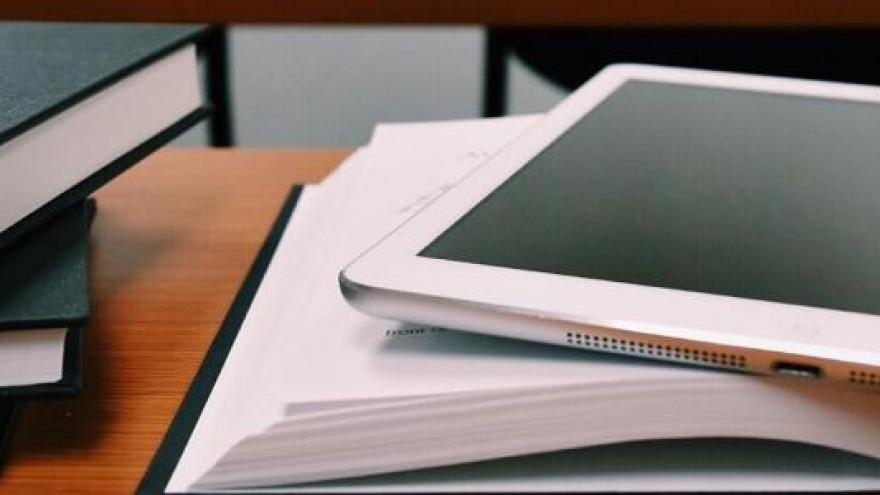 Libros con tablet