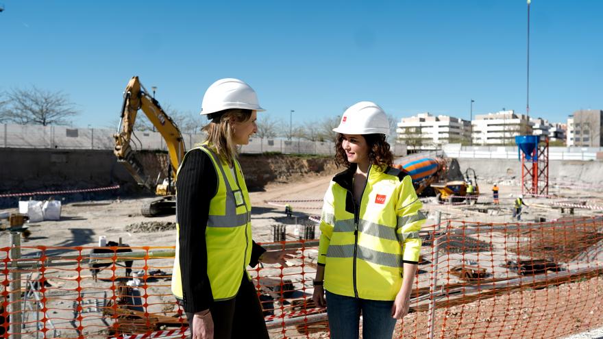 La presidenta durante la presentación de las obras