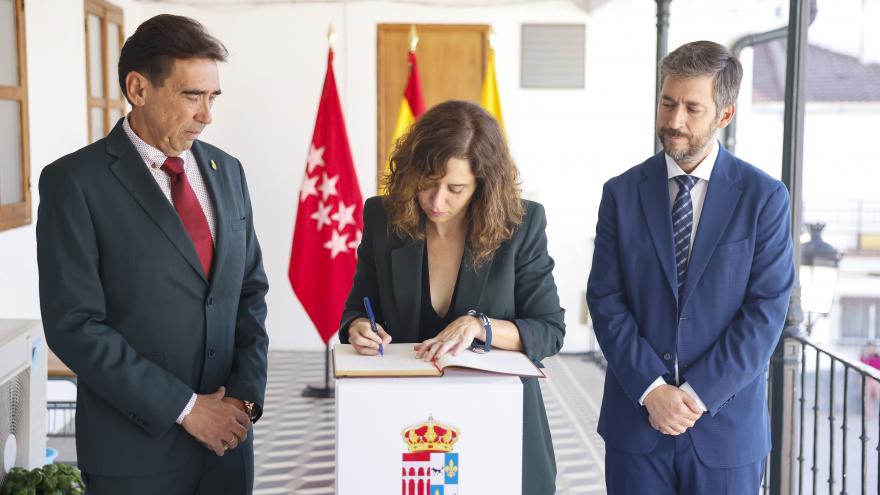 La presidenta durante su visita a Aldea del Fresno