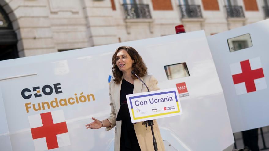 La presidenta durante la entrega de la ambulancia