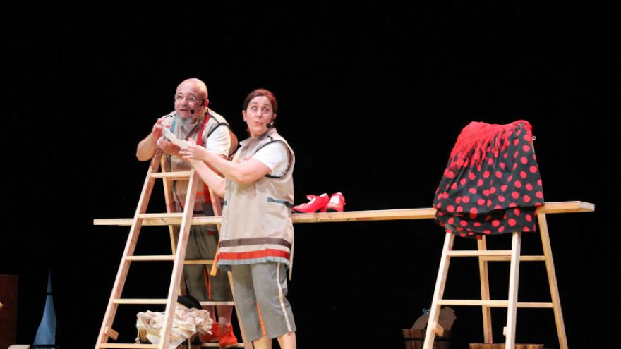 imagen de escena de la compañía representando 